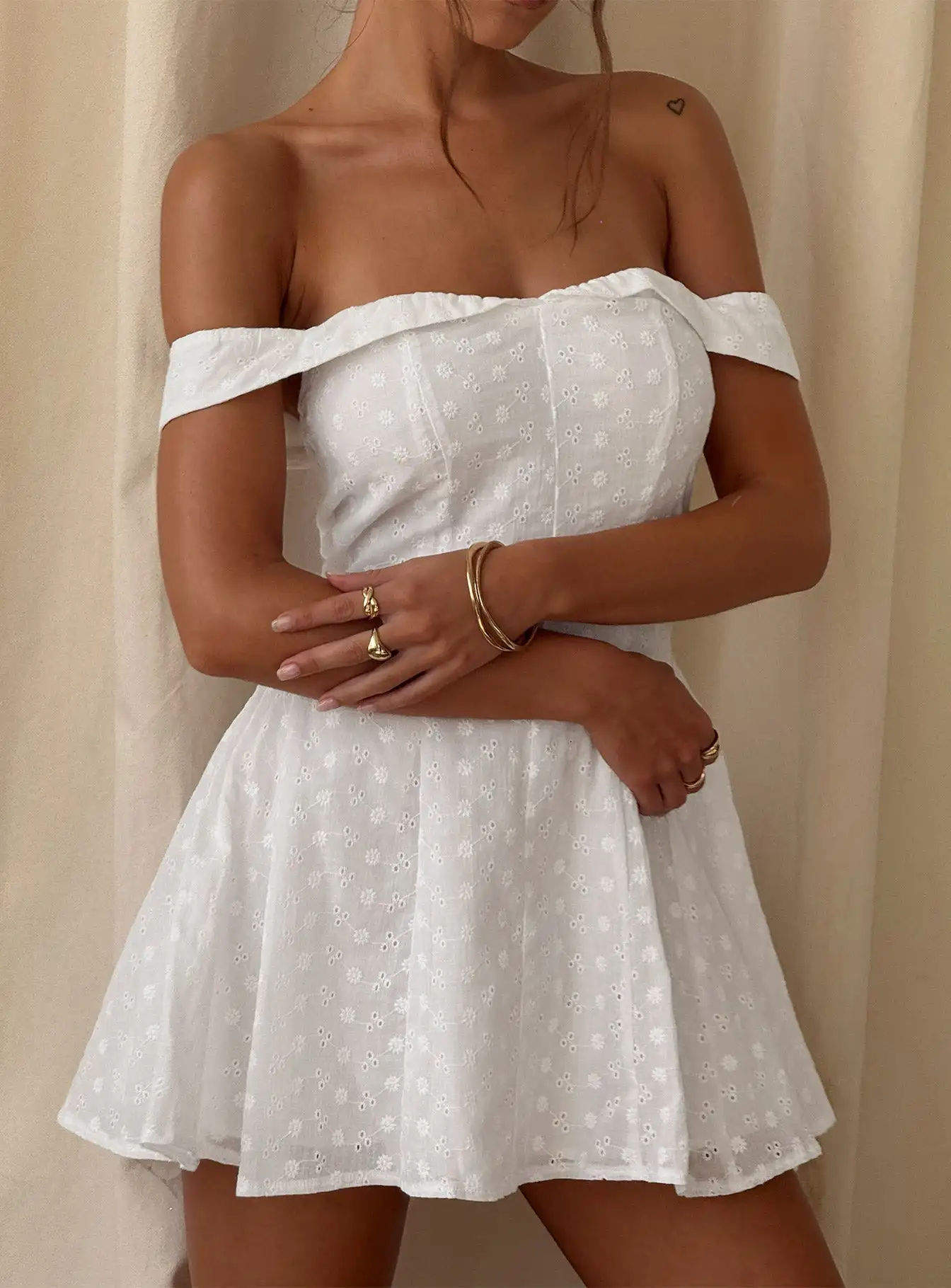 

2026 Summer New White Off Shoulder Dress Women Textured Floral A-Line Mini Dress French Romantic Vacation Party Dresses