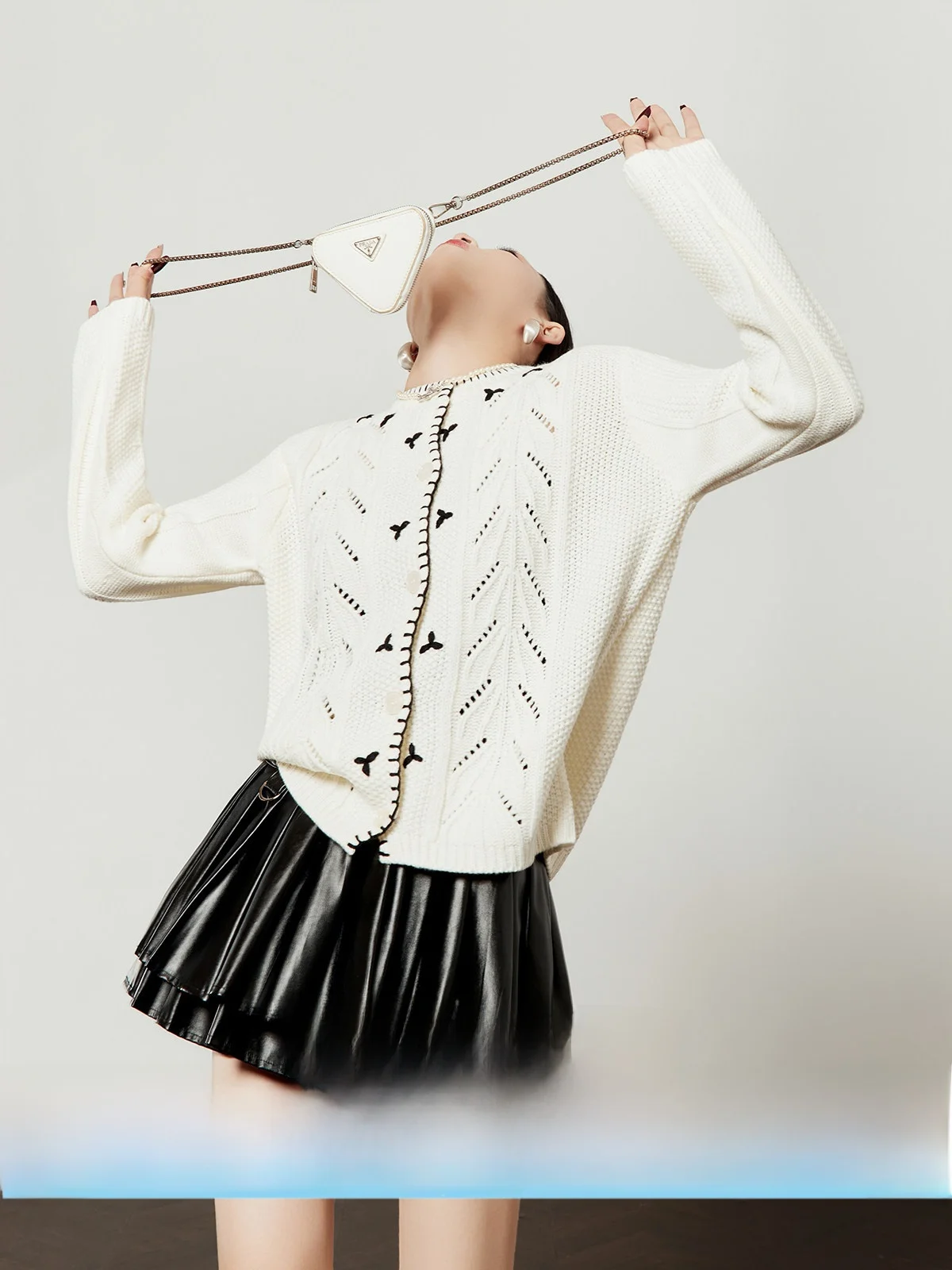 

White Knitted Sweater Women's Loose Fit Casual Sle Spring 2026 New Arrival Ele Luxury Embroidered Rhombus Pattern Top