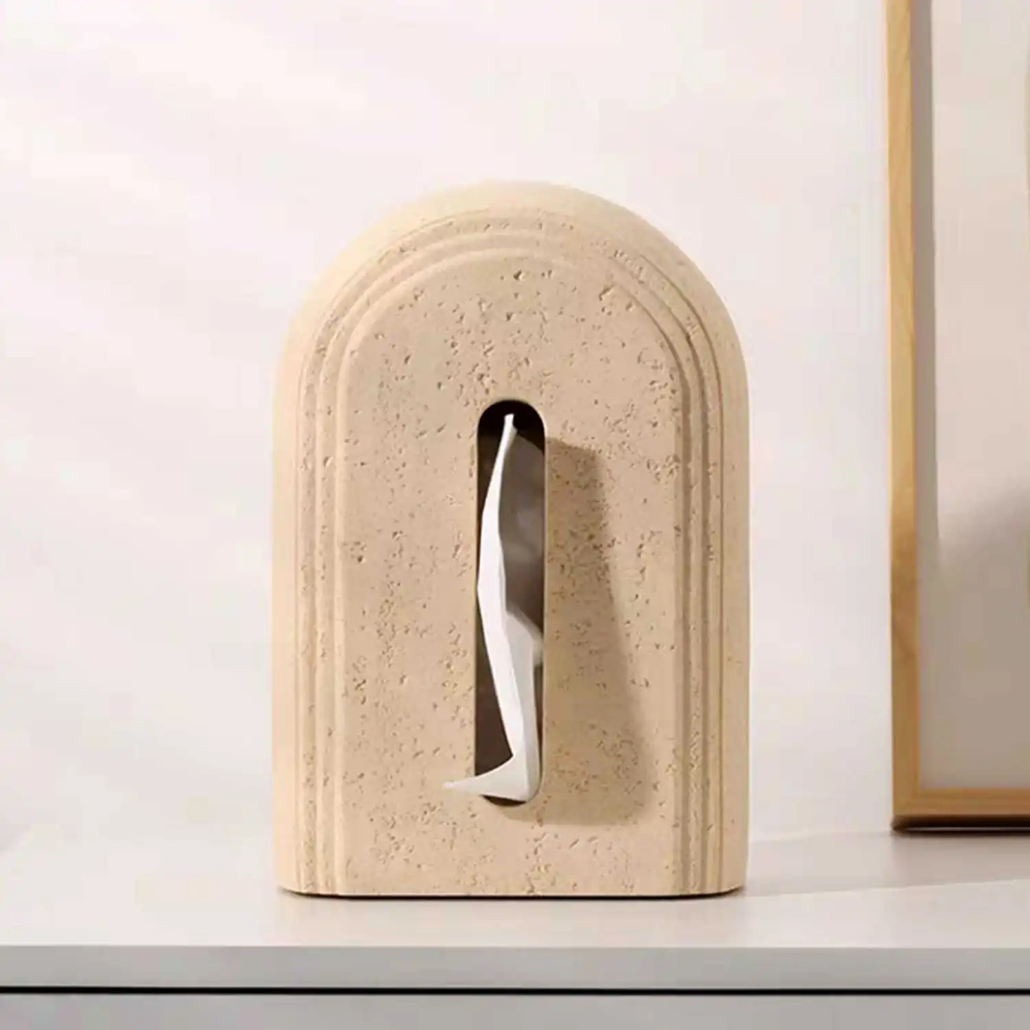 豪華なスタンディングティッシュボックスホテルスタイルのリビングルームティーテーブルデスクトップ装飾ハイエンドな感触クリーミーなトーンの樹脂素材