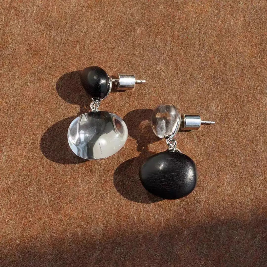 

Oval White Crystal Black Sandalwood Splicing Earrings Handmade S925 Silver Needle Vintage Retro Statement Earrings for Women