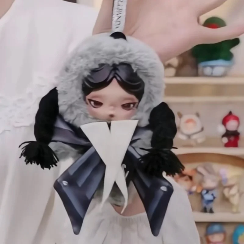 Oryginalna figurka Popmart Skullpanda Wednesday, winylowa pluszowa lalka, modny brelok, urocza figurka, ozdoba na biurko, prezent, gadżet anime.