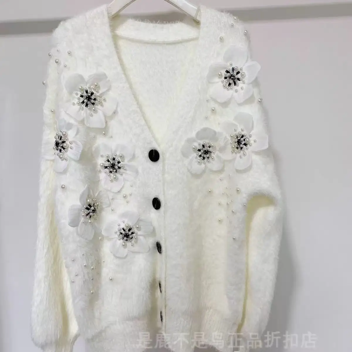 New In 2024 Winter Thick Beaded Flowers Stitch Knitted Outerwears Cardigan for Women Off White Loose Casual Mid-length Sweater