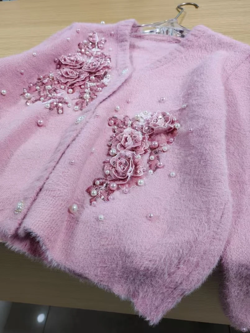 

High-end Pearls Rose Red Flowers Stitch Short Warm Sweaters For Women Autumn Winter New Knit Outwear Cardigan Coat