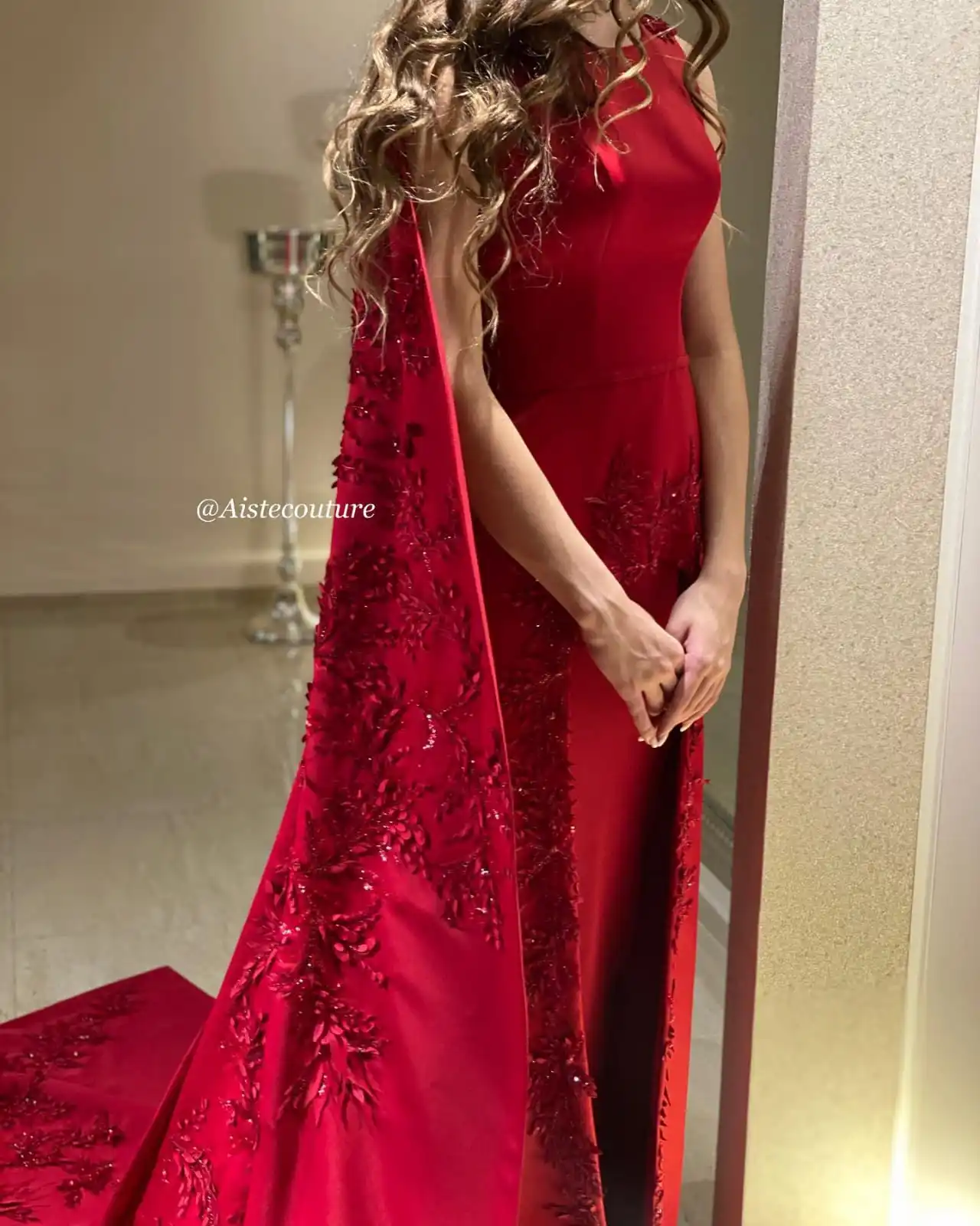 

Fashion High Quality Red Satin Beaded Sequins Long Cape فساتين السهرة vestidos de fiesta فساتين سهره evening dresses