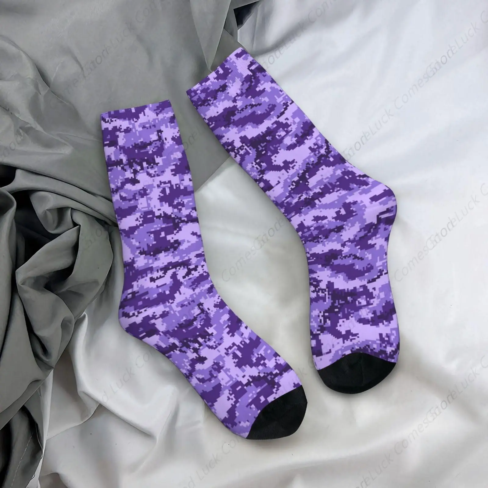 Lila Pixel Camo 16-Zoll-Crew-Socken, originelle Sportsocken für Damen und Herren