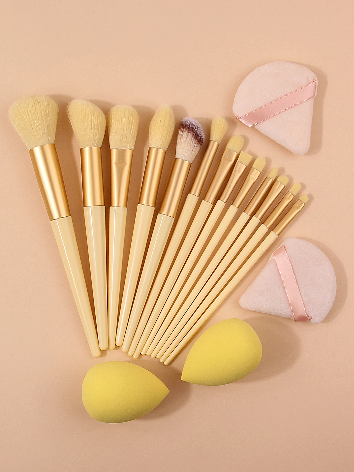 13-delige make-upborstelset met zachte haren, blushborstel, oogschaduwborstel, draagbaar 4-delige ultrazachte make-up poederdons en spons ei
