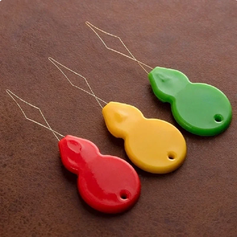 

Needle Threader Stitch Insertion Tool for Sewing Machine Plastic Wire Loop for Needles Needleswork Threader Sewing Tools