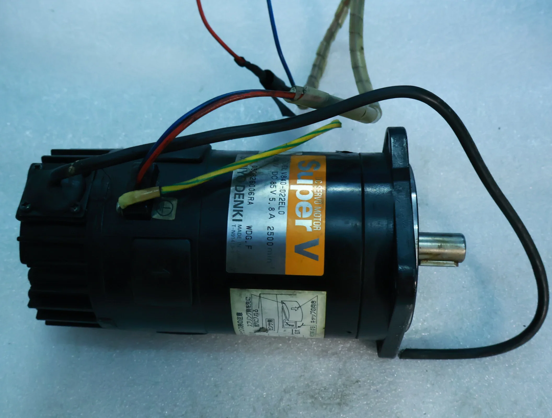 

Используется для Sanyo Denki V840-022EL0 Б/у серводвигатель переменного тока V840-022EL0