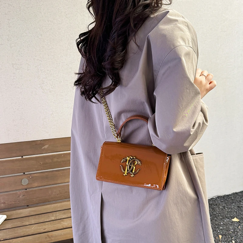 

Minimalist Elegant Parisian Diaper Bags For Ladies Designer Simple Tote Bag Large Capacity Casual Shoulder Bag Stylish Leather