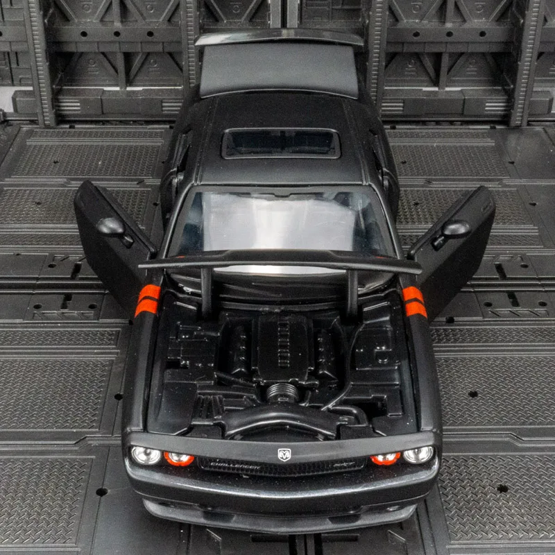 

Maisto 1:24 моделирование Dodge Challenger модифицированная модель автомобиля из сплава Американская мускулистая дверь спортивного автомобиля может быть открываемая богатые детали