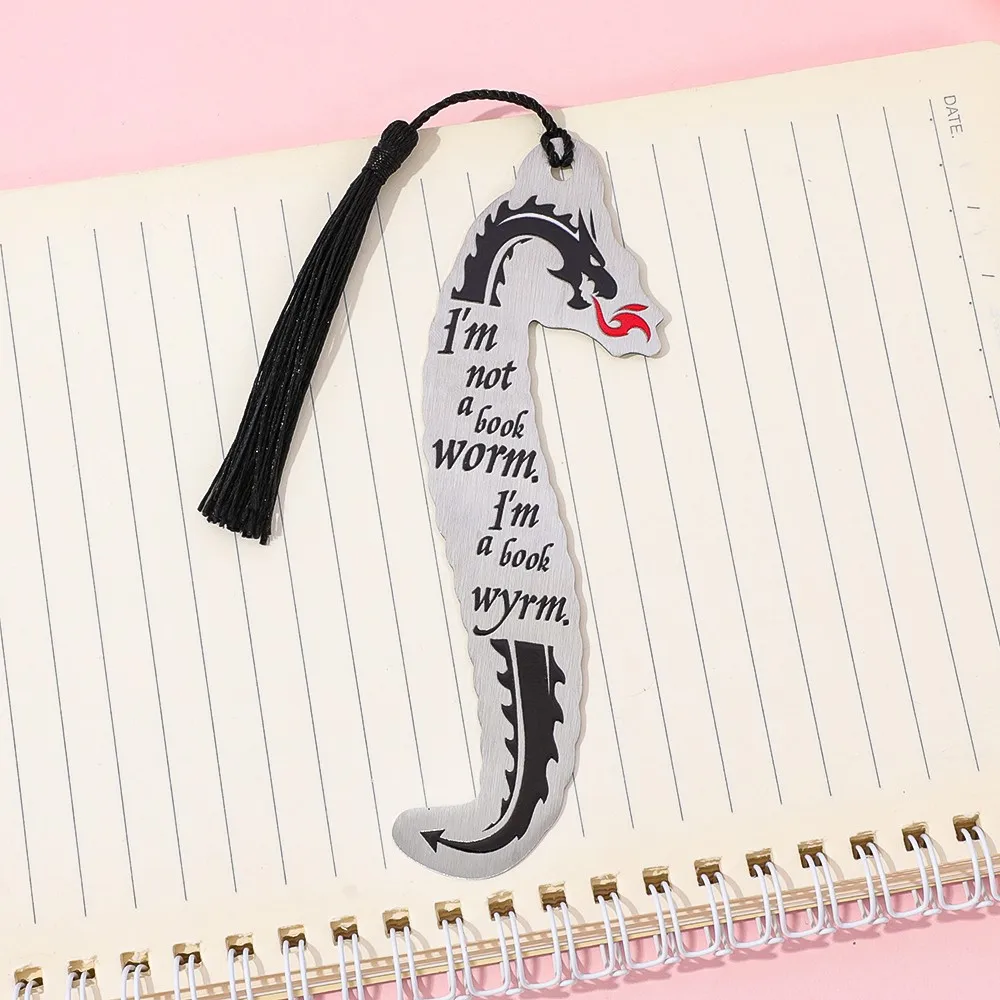 "أنا لست دودة الكتاب، أنا كتاب Wyrm" تنين - إشارة مرجعية من الفولاذ المقاوم للصدأ على شكل شرابة وصندوق هدايا مرجعي بالنجوم - صفحة متينة. #4