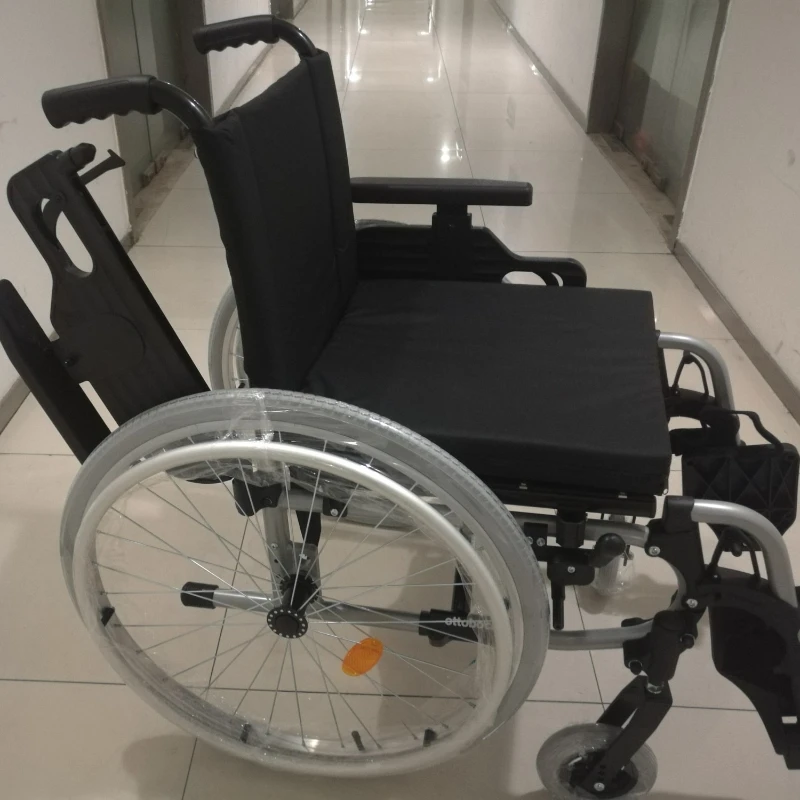 Wheelchair M1 is functional, portable and detachable.