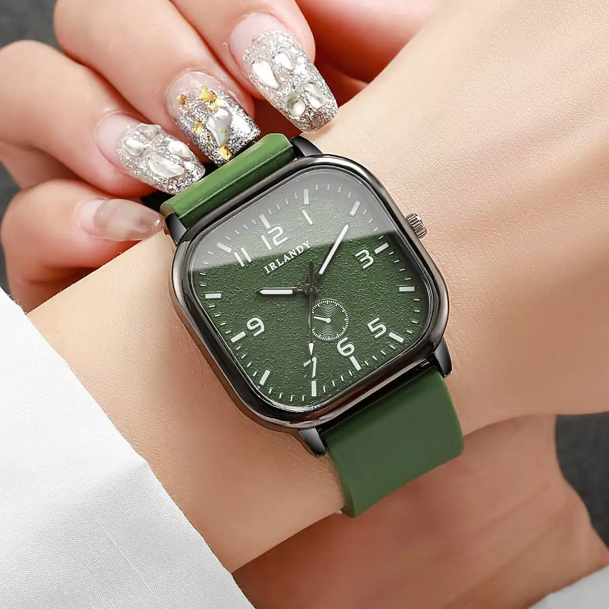 Orologio al quarzo da donna quadrato alla moda, cinturino in silicone casual, orologio da polso sportivo per uomini, donne, studenti (senza scatola)