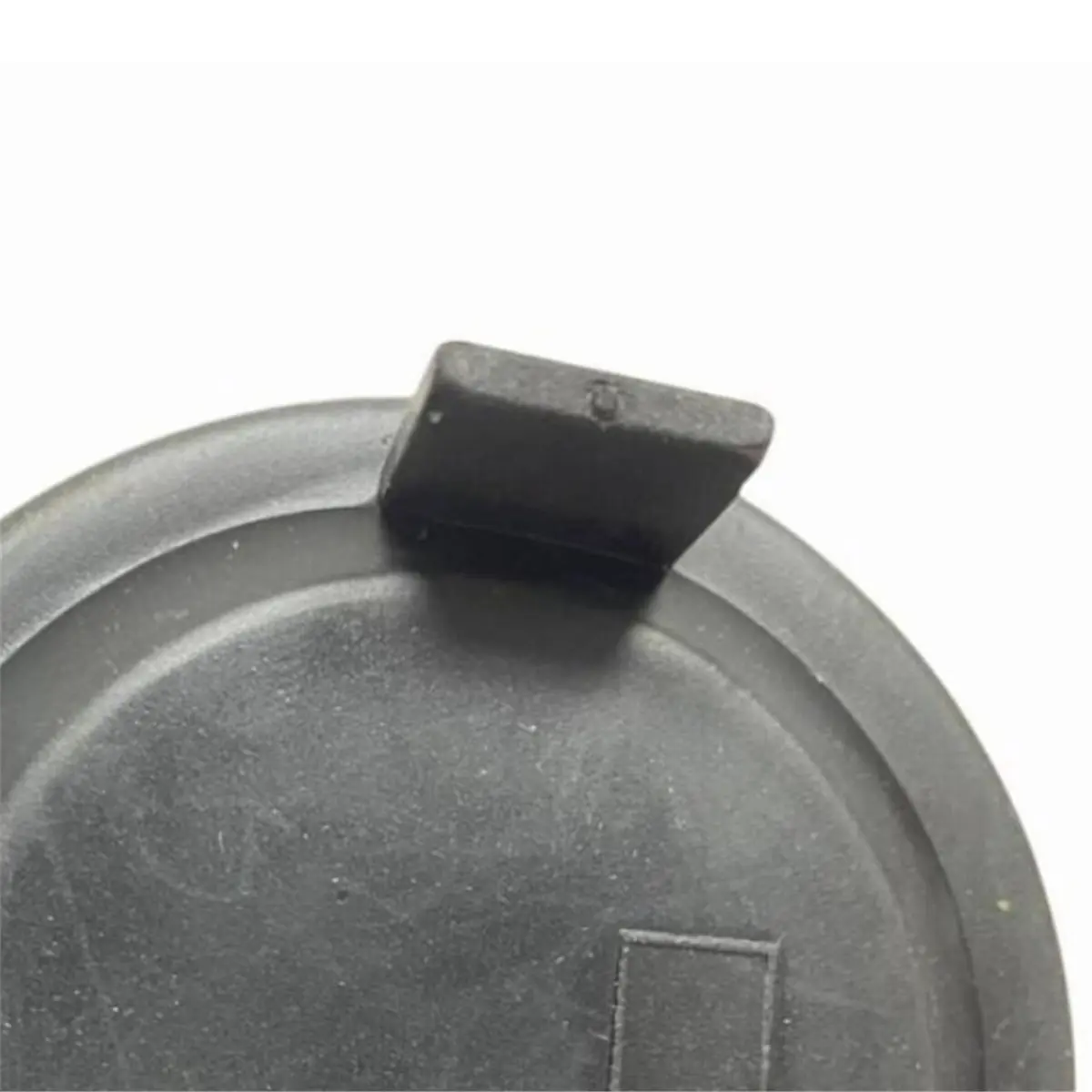 #09N (Black)1pcs Headlight Cap Bulb Dust Cover 89001960 90103364 for Toyota,Automotive Parts & Accessories