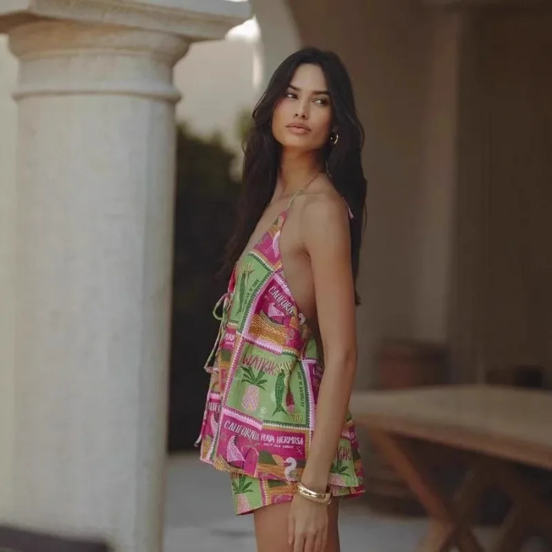 

Fashion and Sexy Women's Clothin European American Women's Beach Vacation Casual Fashion Printed Cardigan Suspender Shorts Set