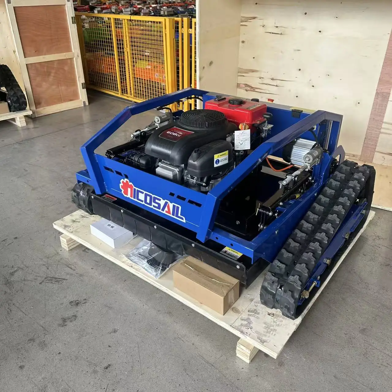 

Custom Track Remote Lawn Mower for Hillside Vegetation Control CE Euro 5 Professional Equipment