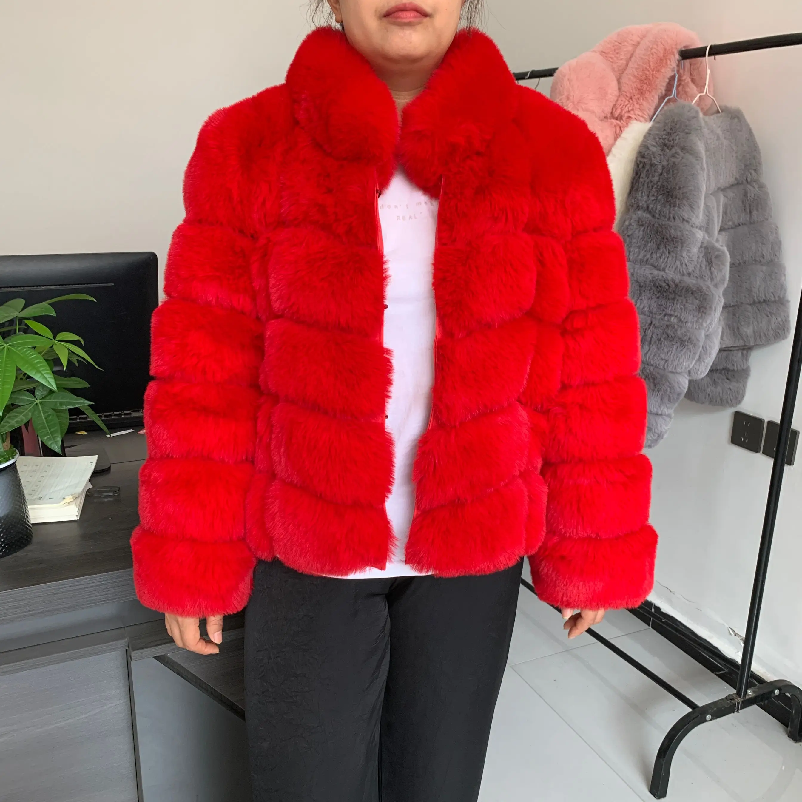 Women's faux fur coat winter warmth fake fur coat with square collar design Fashion Women's artificial fur jacket fluffy jacket