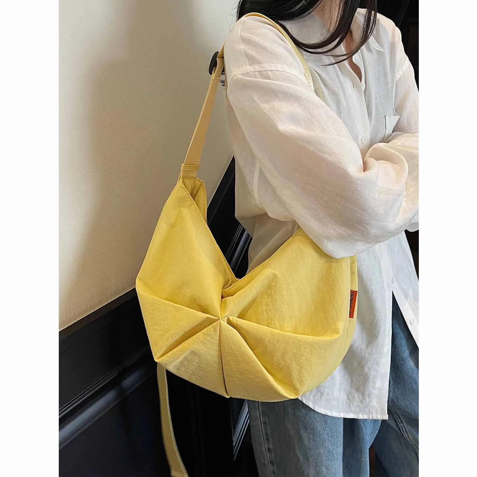 

Korean bow bag 2025 summer popular large capacity commuter versatile shoulder bag simple casual messenger bag