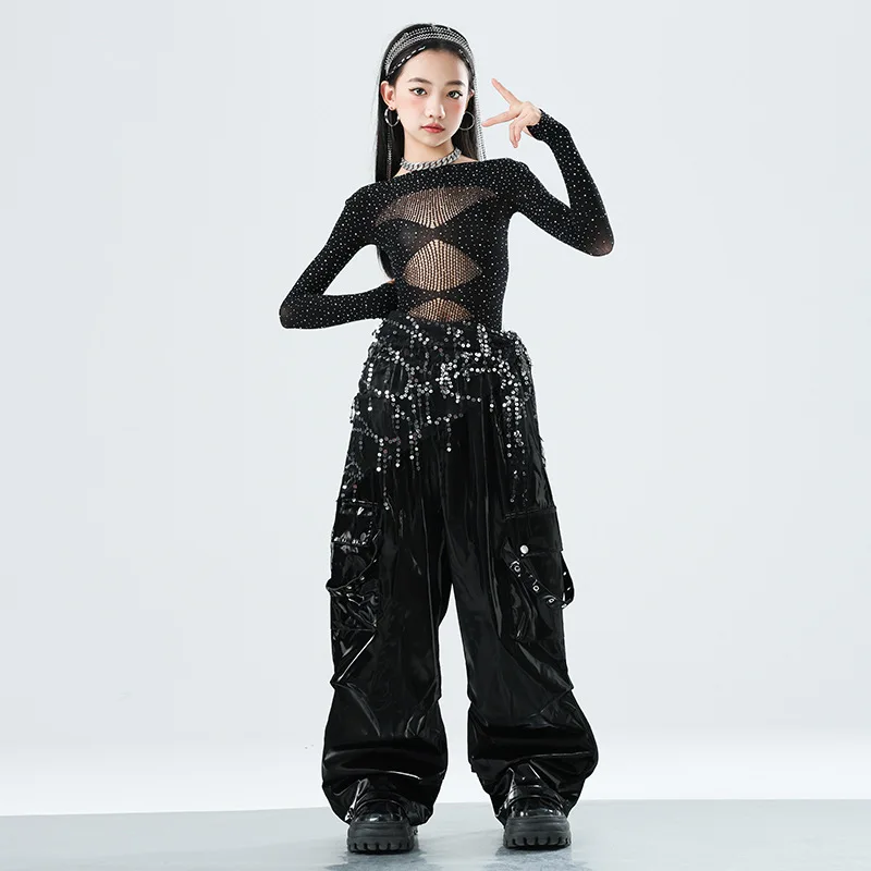 ชุดเต้นแจ๊สเคป๊อปสำหรับเด็ก ชุดเสื้อตาข่ายประดับเพชรสำหรับเด็กผู้หญิง กางเกงหนังสีดำ ชุดแสดงบนเวทีคอนเสิร์ต ชุดแสดงบนเวที