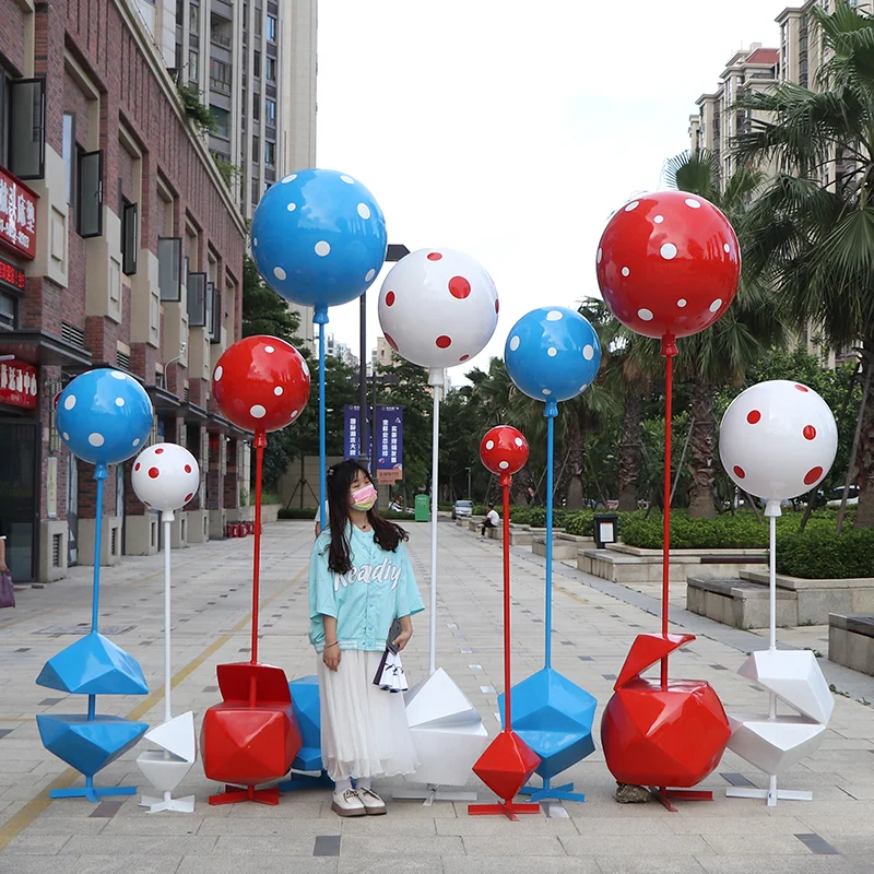 Outdoor cartoon smiley face balloon sculpture shopping mall sales department square hot air balloon light military emoji balloon