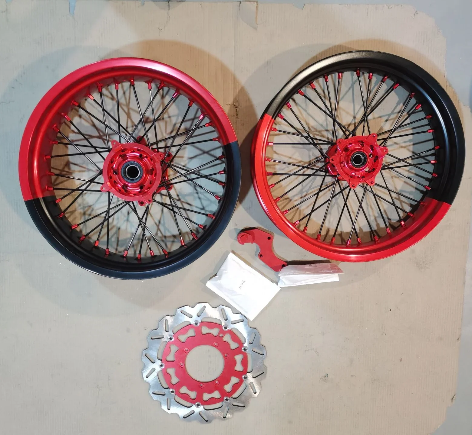 High Quality 17 - 3.5 17 - 5.0 Black Red Bi Color Rim Supermoto Wheels 17 Inch Aluminum Alloy 36 Spoke Motorcycle Wheels