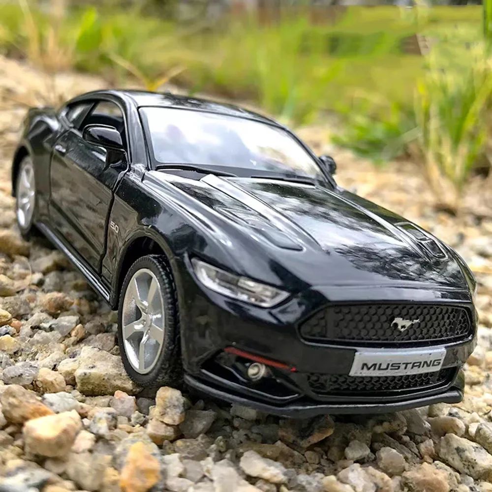 1:36 Ford Mustang รุ่นรถยนต์ของเล่นล้อดึงกลับรถขนาดเล็ก 2 ประตูเปิดดึงกลับรถขนาดเล็กเด็กวัยหัดเดินเด็กของขวัญ