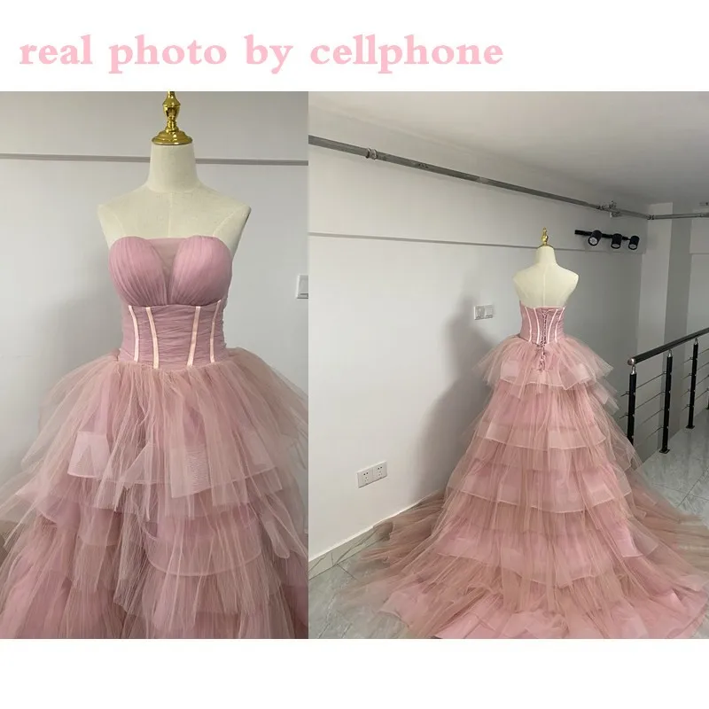 Gaun pesta Tulle baru Vestidos De Quinceaneras seksi tanpa tali berjenjang gaun pesta Tulle baru dengan kereta kecil ukuran Plus