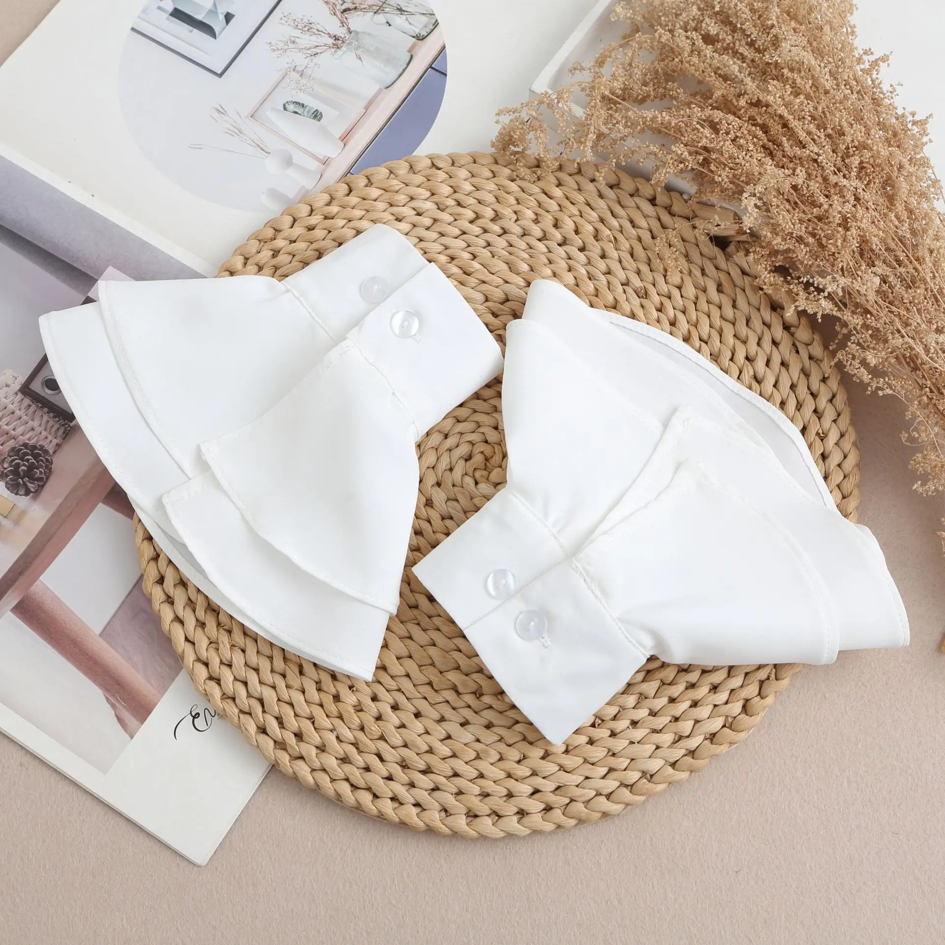 Fashion White Fake Cuff Sleeved Decorative Hand Horn Sleeves Detachable Ruffle Flared Cuffs Winter Wrist Warmer