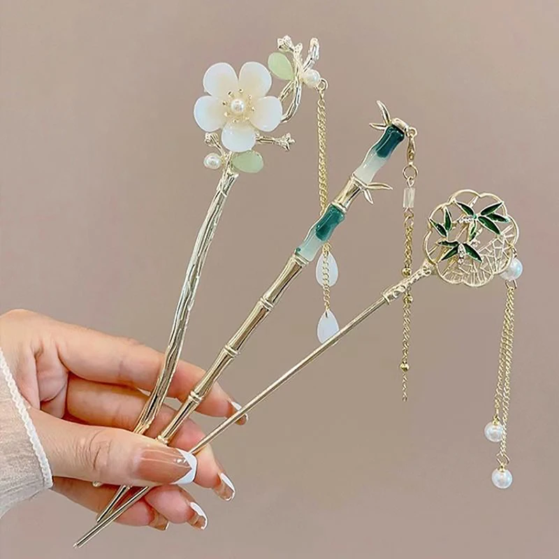 New Temperament Back of the Head Hairpin .Chinese Style Simple Elegant Step-shaking Hair Ornaments Low Bun Updo Hair Stick