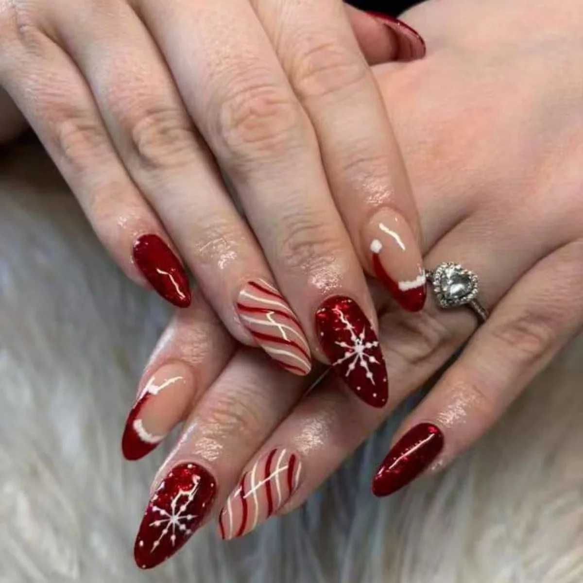 

24pcs Long Almond False Nails Tips Christmas Glitter Red Full Cover Nail Art Wearable Snowflake Design Press on Fake Nails Sets