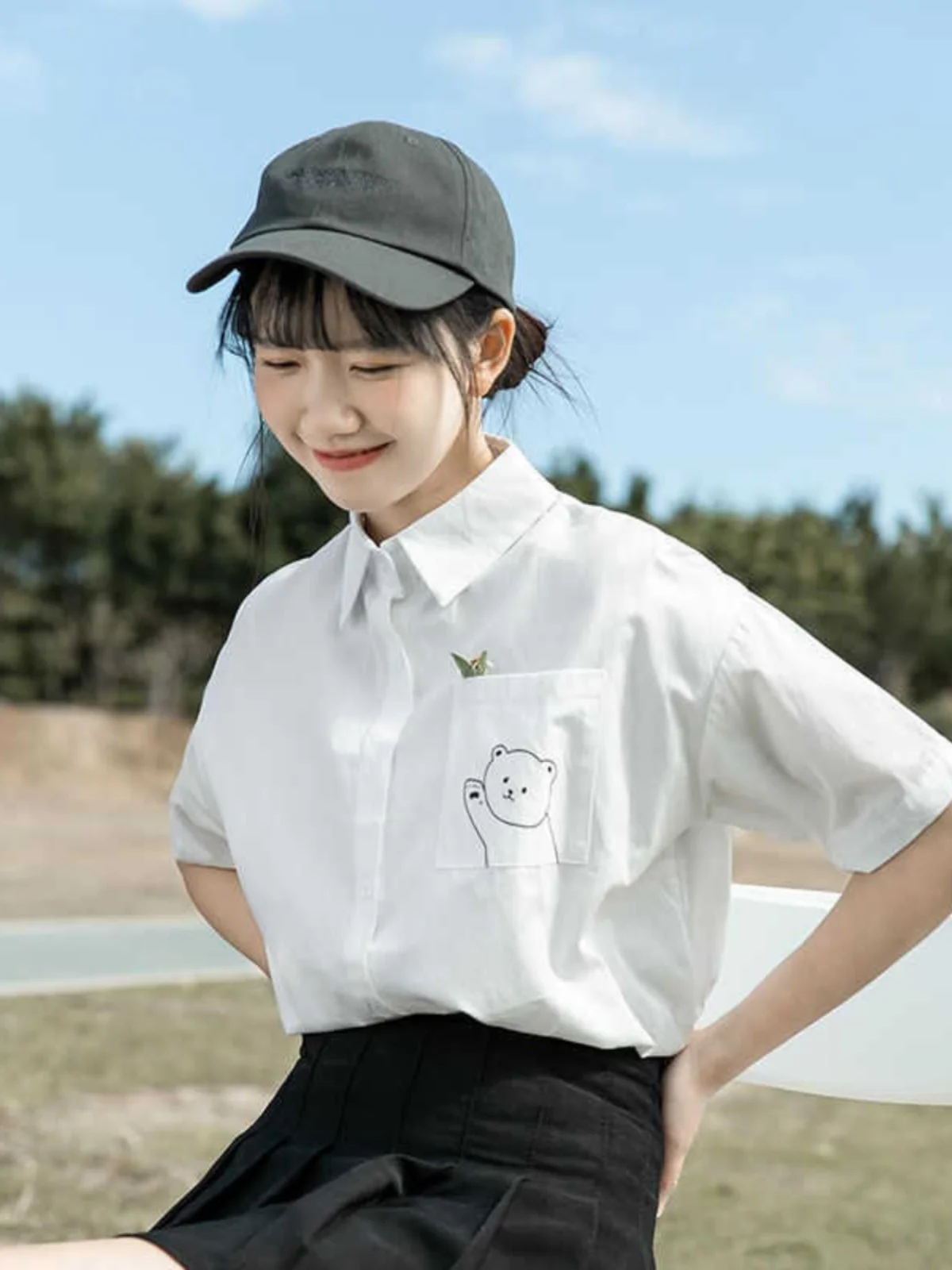 

Рубашка для студентов в корейском стиле: элегантная белая универсальная рубашка с коротким рукавом прямого кроя для повседневной носки и собеседований (униформа JK)