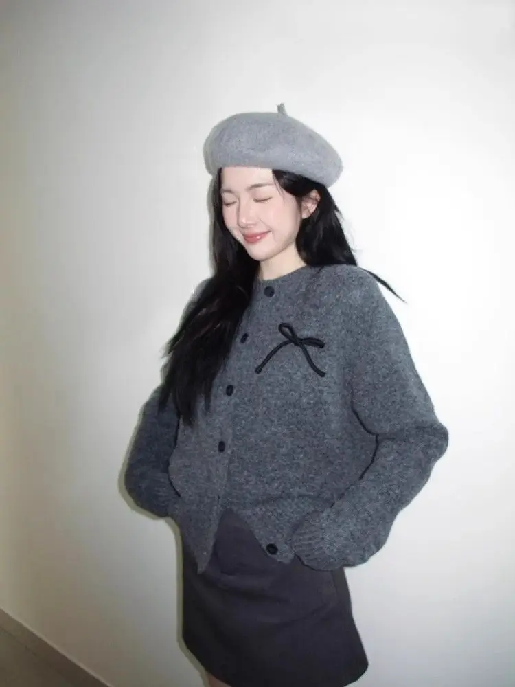 

Retro Knitted Cardigan for Women 2025 Winter Atmosphere Three-dimensional Bow Sweater