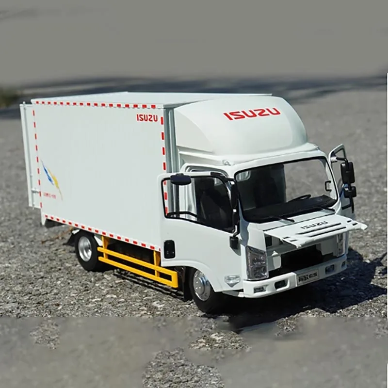 Diecast 1/18 scale Isuzu Light truck with wings van truck alloy