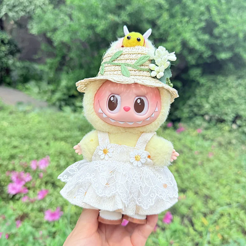 

Fashionable daisies and straw hats are chic dresses designed for Labubu. Daisies and straw hats are lovely and elegant clothes.
