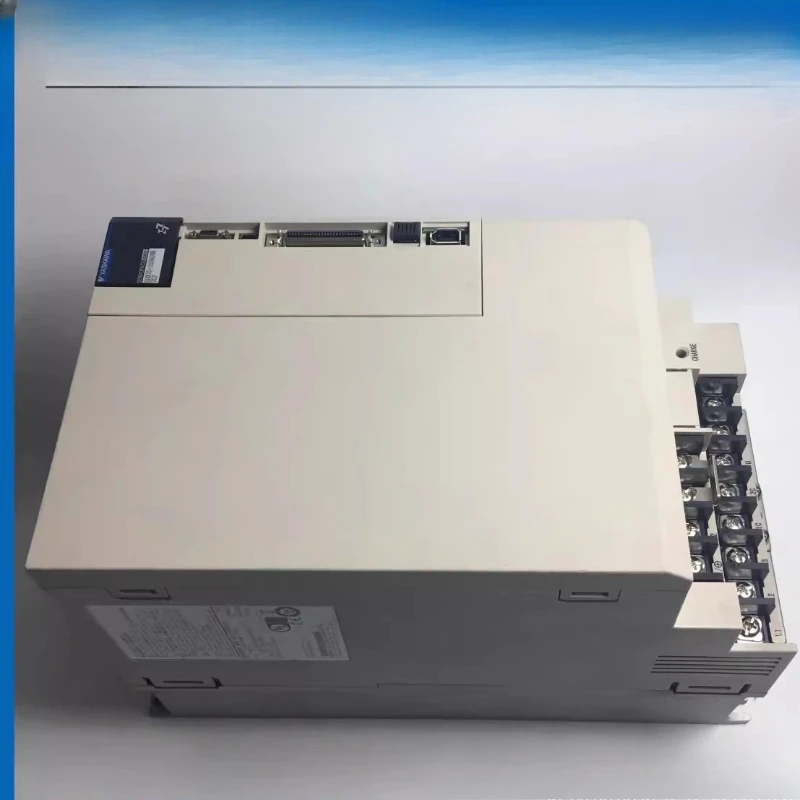 

SGD7S-550AA0A/A0C Genuine SGD7S-550A00B202 Yaskawa Servo Drive 470/590