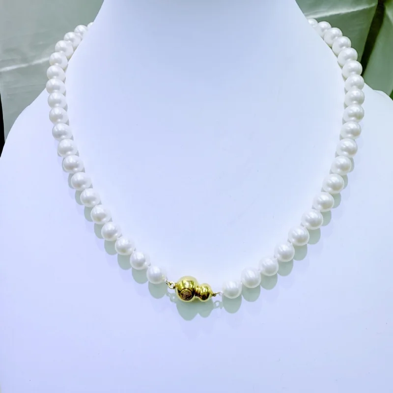 

Natural Freshwater Pearl Necklace 8...9mm Round with Very Minor Flaws Figure-8 Clasp