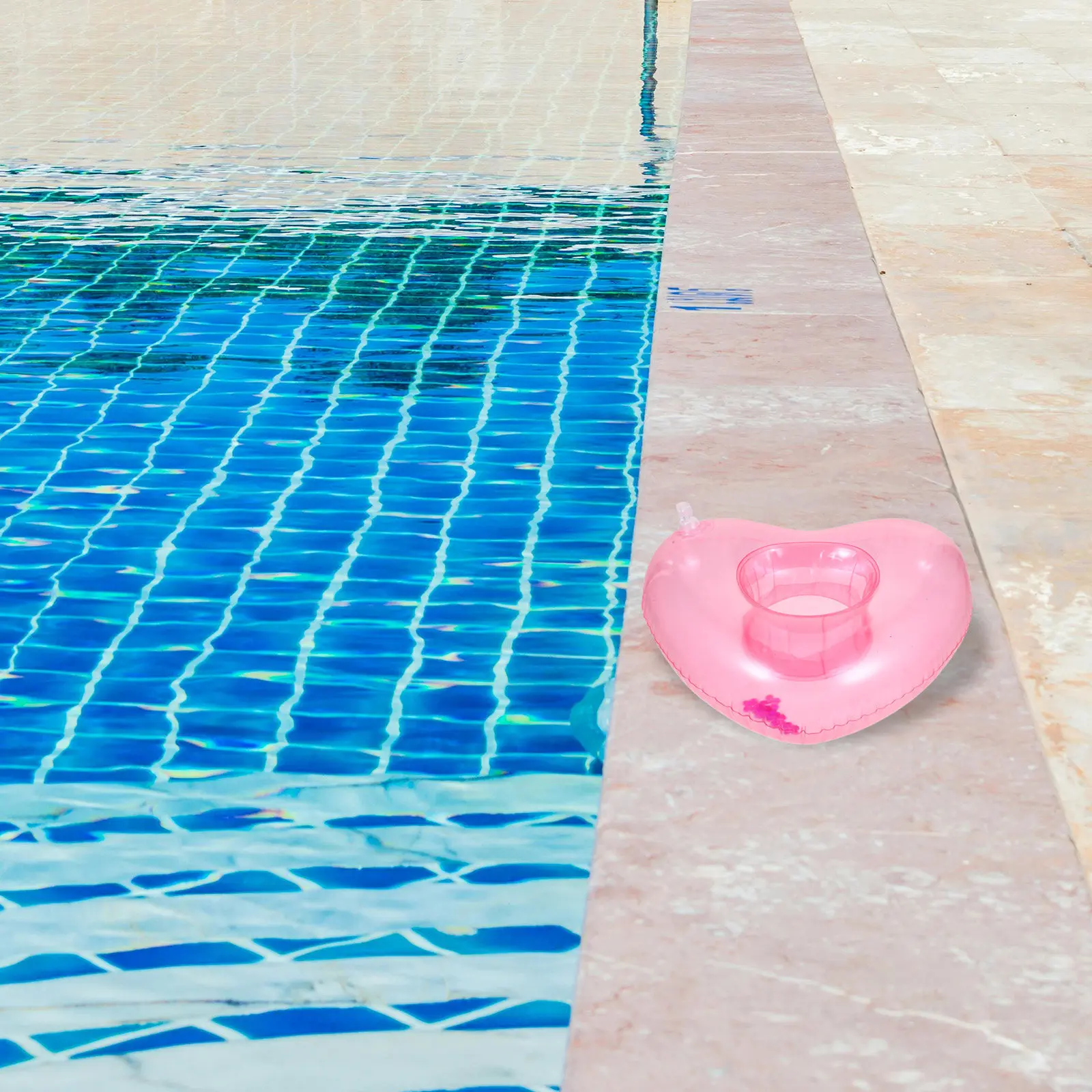 

Набор из 4 надувных держателей для напитков в форме сердца для вечеринок у бассейна и пляжа, летний аксессуар