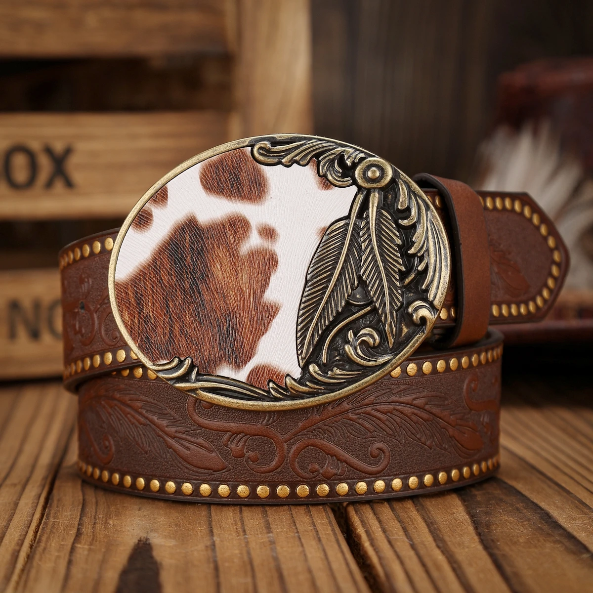 حزام PU بإبزيم على الطراز الغربي مناسب لكل من الرجال والنساء، وحزام كاجوال فريد من نوعه (مع أظافر مثقوبة)