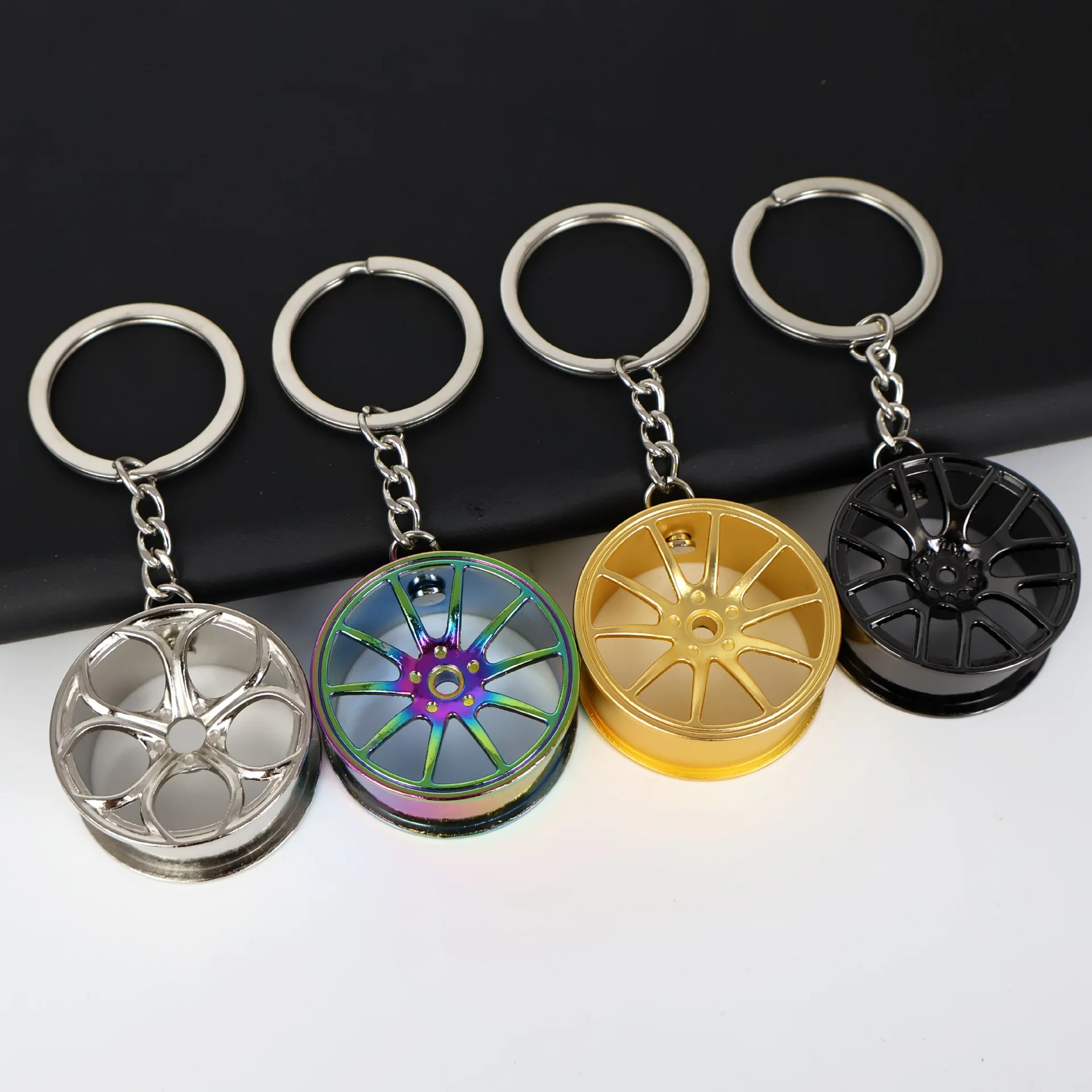 Simulation Rims Model Metal Keychain Durable Zinc Alloy Keys Bags Pendant for Men\'s Punk Style Car Wheel Hub Personalized Gifts