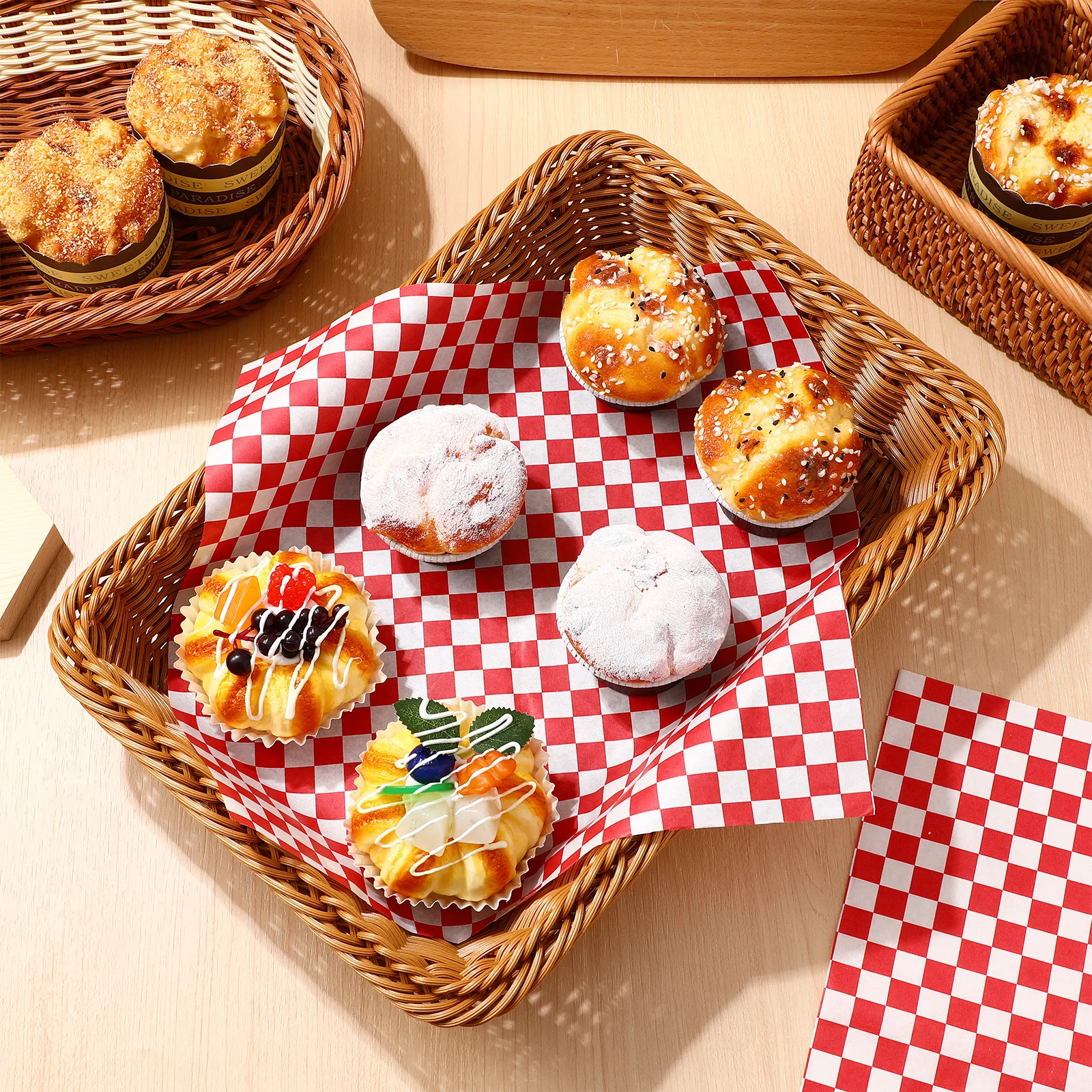 24 قطعة ورق الخبز متقلب أبيض أحمر الشحوم واقية الغذاء الصف التفاف لساندويتش برغر هوت دوج بطانة سلال لوحات