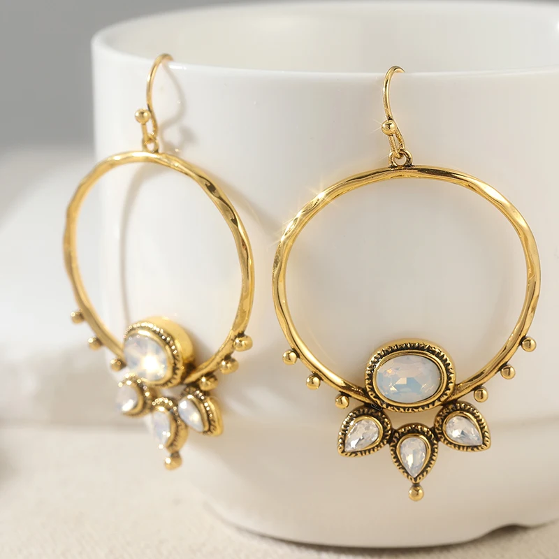 Delicate Vintage Inlaid Synthetic Opal Lotus Pendant Earrings for Women Elegant Charming Banquet Celebration Jewelry Accessories