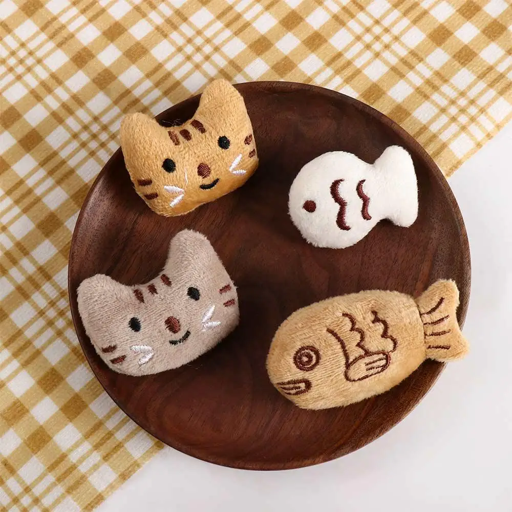 Lovely Cartoon Snapper Brooch Soft Plush Small Cat Fish Badge Pin Backpack Decor Accessory for Kids Jewelry Gifts