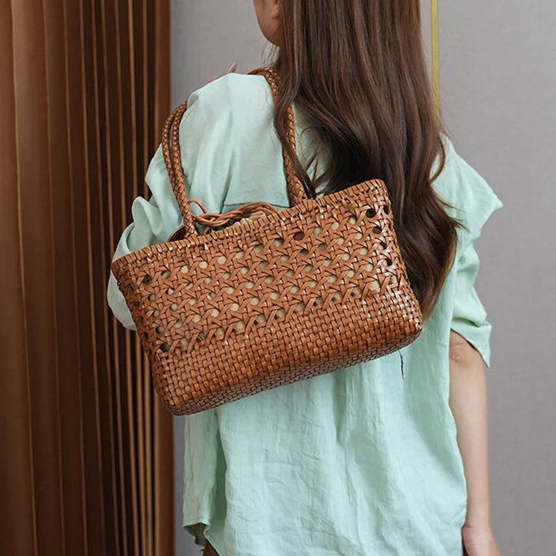 

Luxury Cowhide Handmade Woven Shoulder Bag Fashion Retro Solid Color Hollow Underarm Bag Women 2-in-1 Drawstring Design Handbag