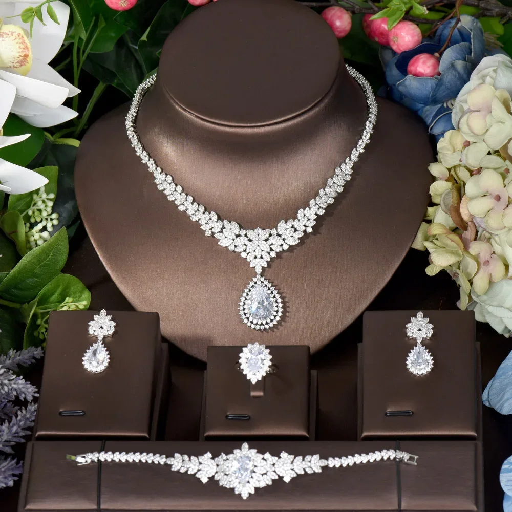 Abito vintage quotidiano Zirconia Accessori Gioielli Set Donne Collana Orecchini Bracciale Anello Banchetto Matrimonio Sposa Q-6