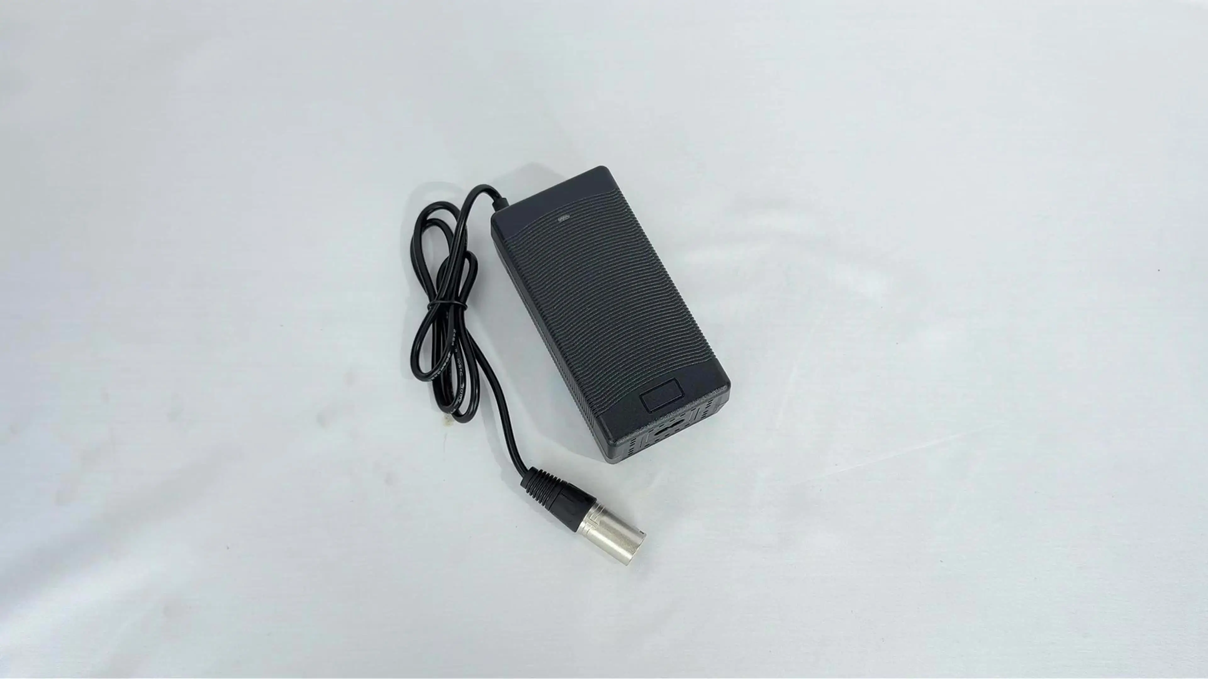 48V バッテリー充電器 2A 4A 5A リチウム電池パック用 54.6V スマート
