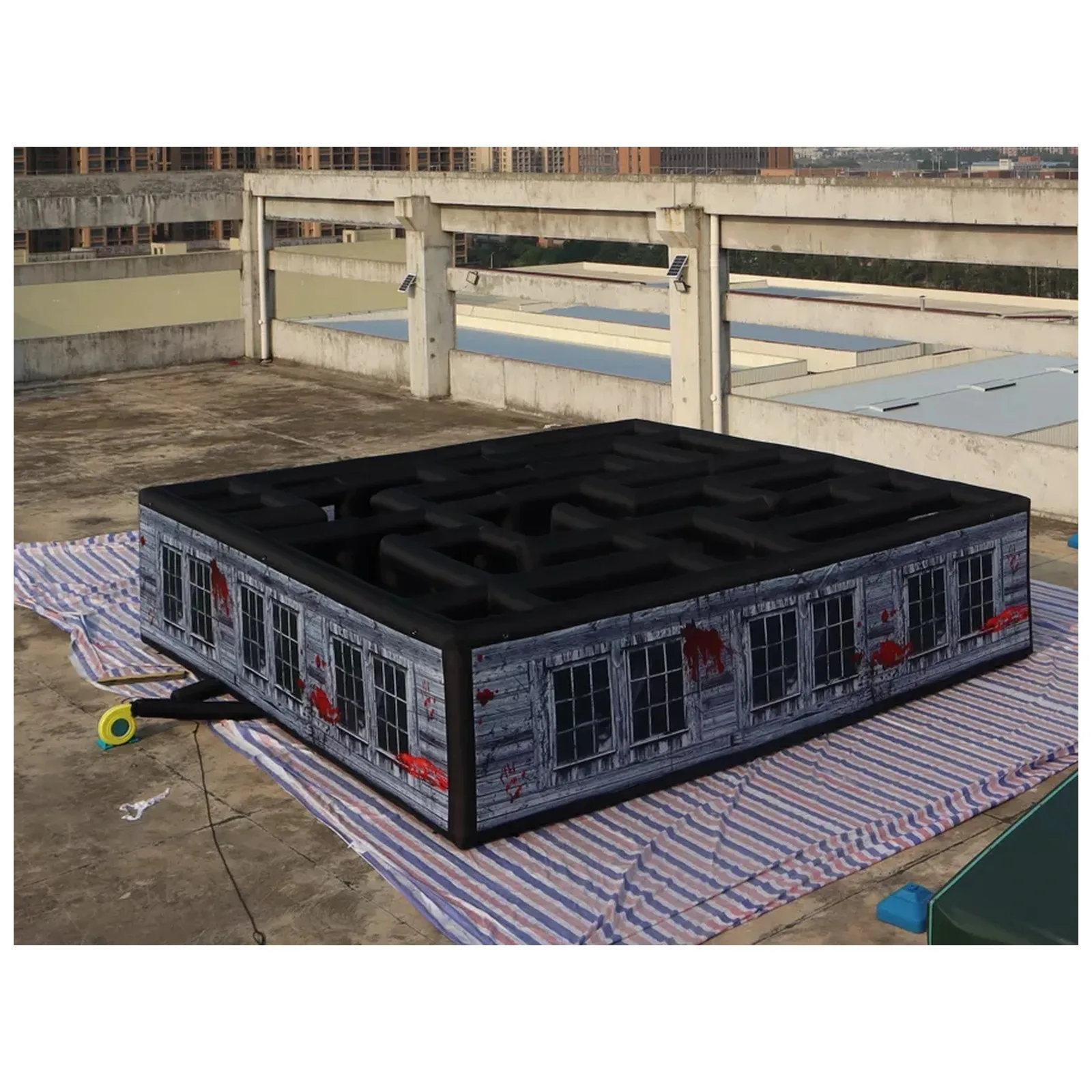 Commercial Gray Blood Window Inflatable Haunted Maze 8x8x2m Open Top Events Rentals