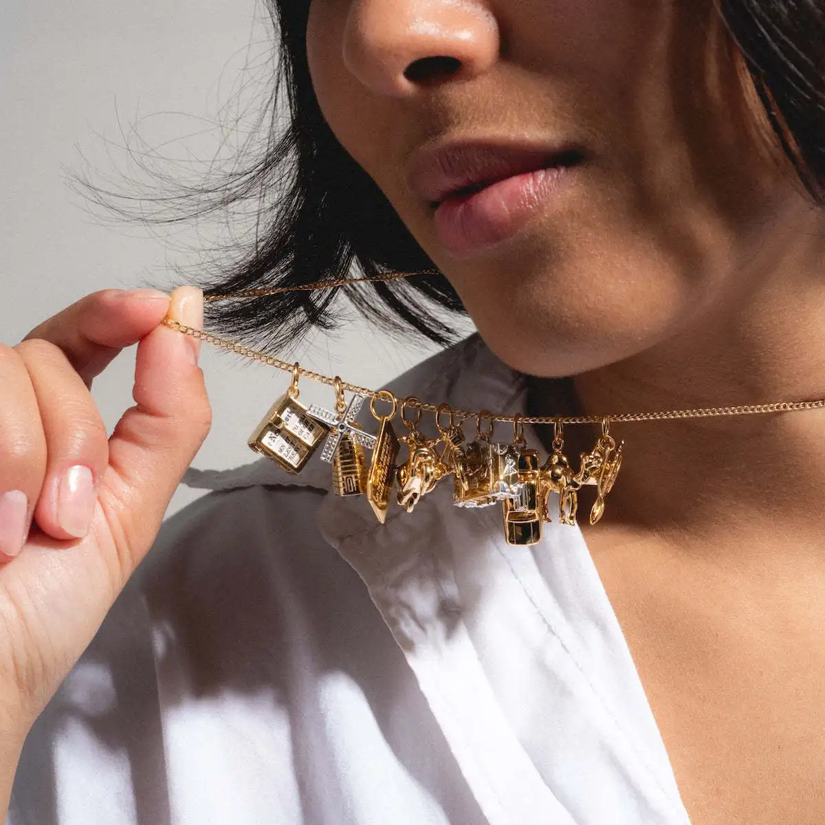 

Versatile Travel Adventure Pendant Gold Plated Copper Color Preserved Can be Used as Necklace Keychain Car Decoration