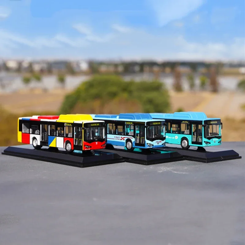 

Diecast 1:64 Scale BYD K9/K8 Pure Electric Passenger Car Car Model Alloy Classic Decoration Collectible Toy Adult Gift Souvenir