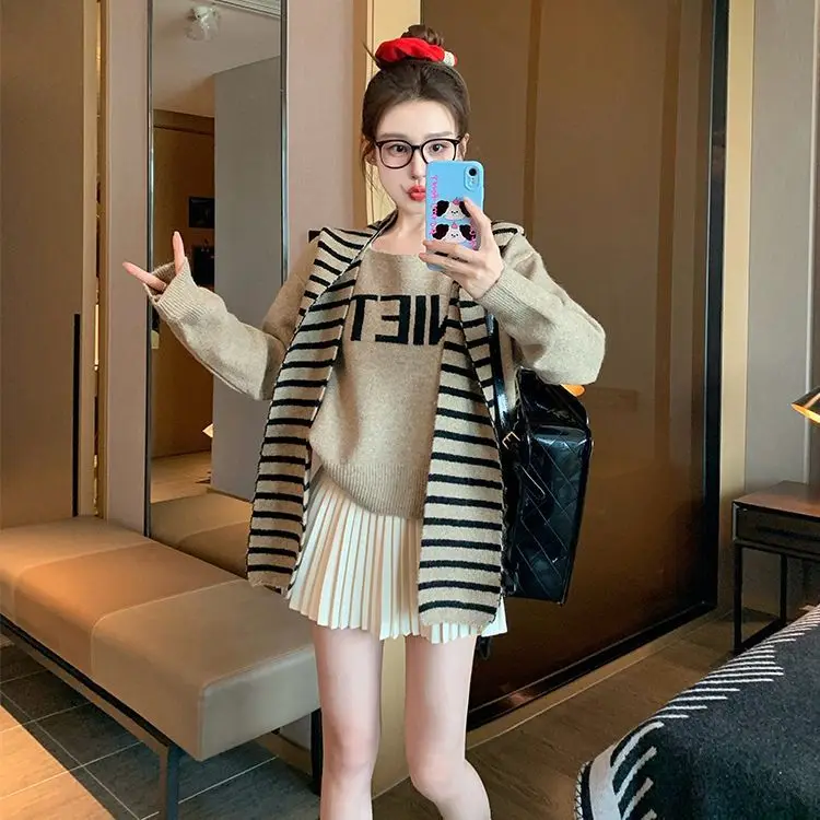 2025 nouveau automne hiver coupe ajustée tricots rétro paresseux rond Ne pull avec capuche viande couvrant Faionable jeunesse femmes haut