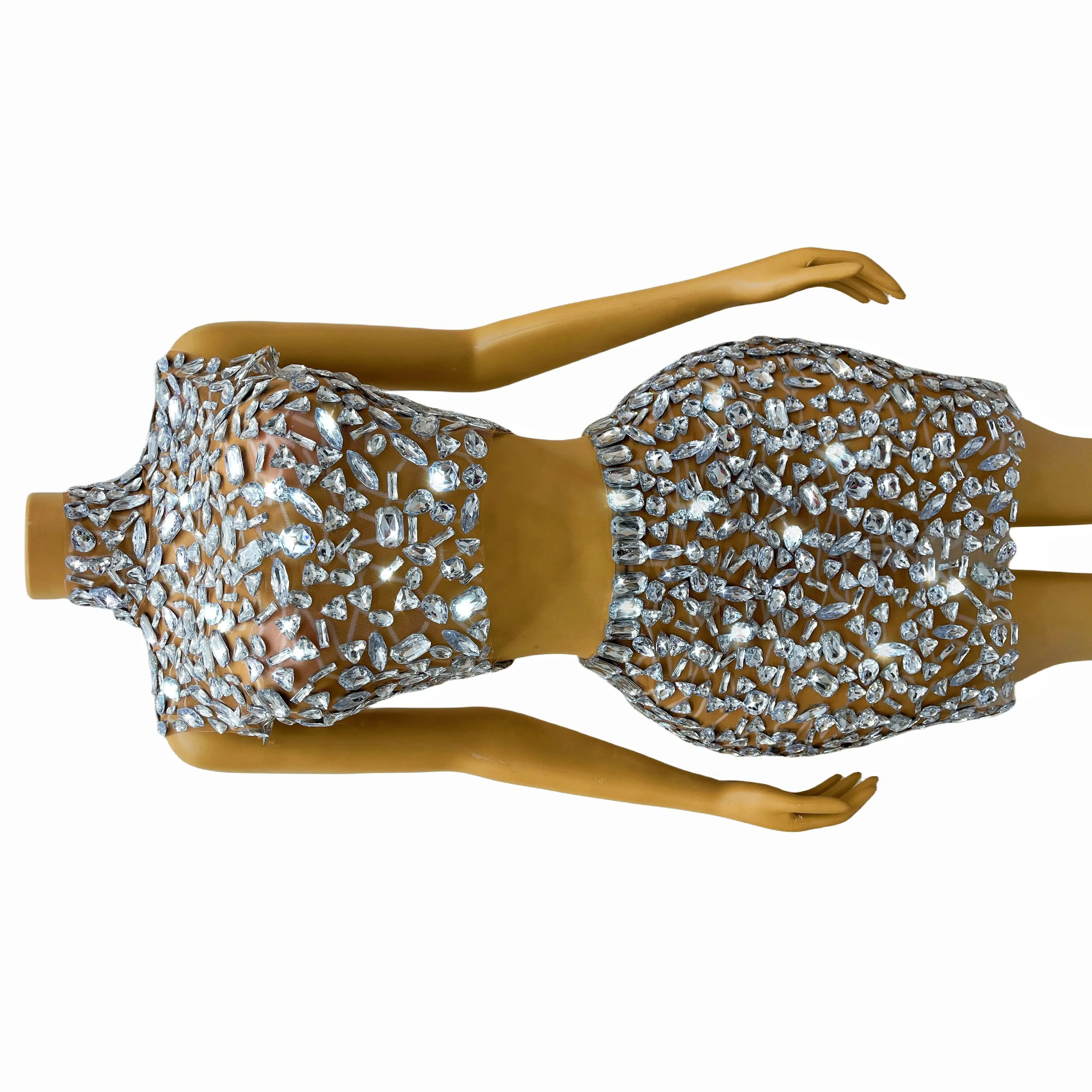 Zestaw na przyjęcie urodzinowe: srebrny top i spódnica z dużymi, błyszczącymi cyrkoniami, seksowny, transparentny strój z kryształami.